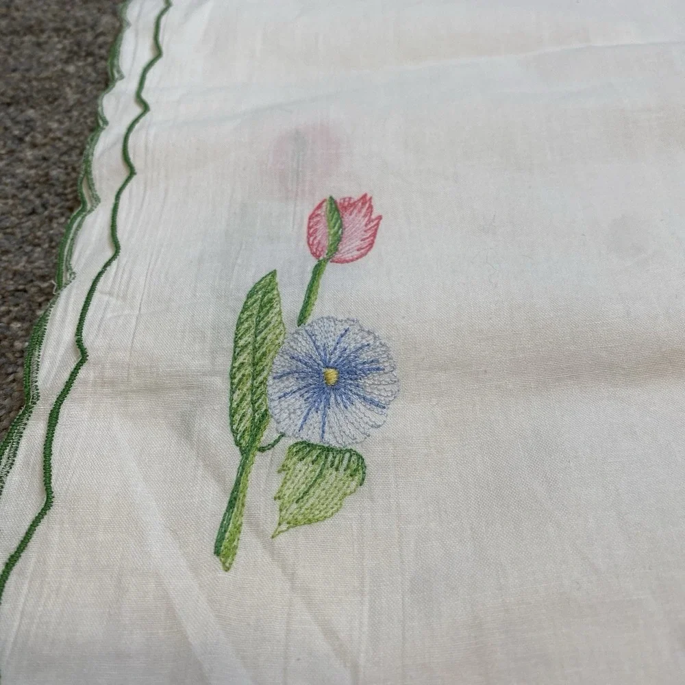 Vintage Easter Embroidered Appliqued Tablecloth Rectangular 102x62